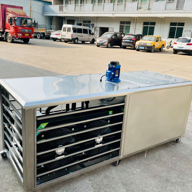 SC-105 ice block maker